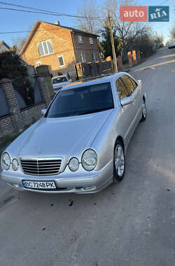 Mercedes-Benz E-Class  2001