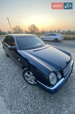 Mercedes-Benz E-Class  1998