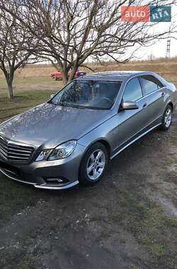Mercedes-Benz E-Class  2009