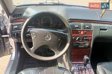 Mercedes-Benz E-Class 2001