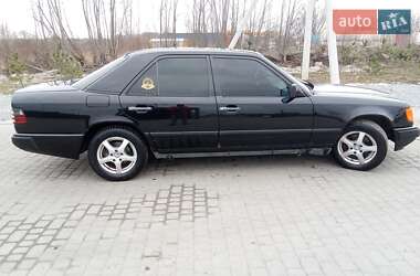 Mercedes-Benz E-Class  1989