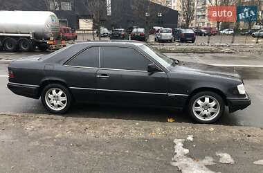 Mercedes-Benz E-Class  1995