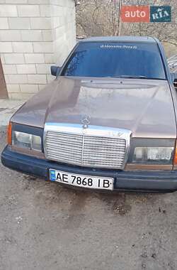 Mercedes-Benz E-Class  1987