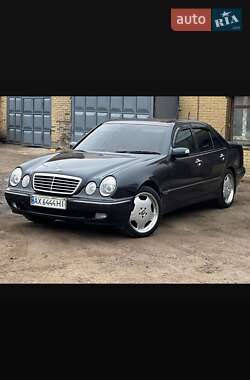 Mercedes-Benz E-Class  2001