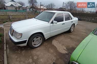 Mercedes-Benz E-Class  1989