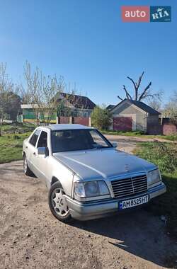 Mercedes-Benz E-Class  1995