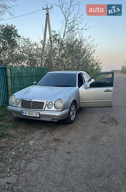 Mercedes-Benz E-Class  1997