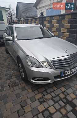 Mercedes-Benz E-Class  2010