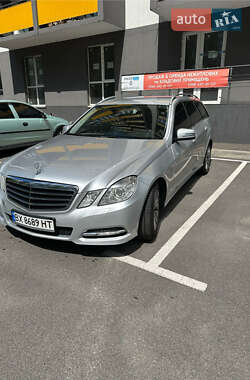Mercedes-Benz E-Class  2010