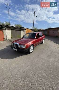 Mercedes-Benz E-Class  1988