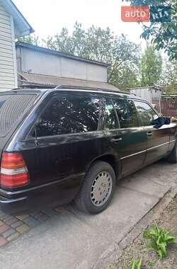 Mercedes-Benz E-Class  1989