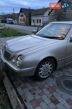 Mercedes-Benz E-Class  2001