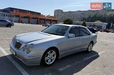 Mercedes-Benz E-Class  2001