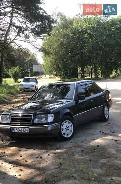 Mercedes-Benz E-Class  1995