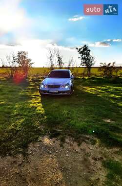 Mercedes-Benz E-Class  2002