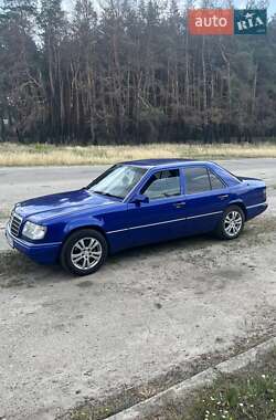 Mercedes-Benz E-Class  1995