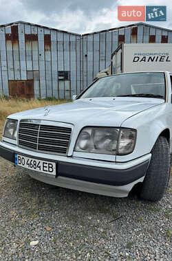 Mercedes-Benz E-Class  1993