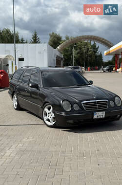 Mercedes-Benz E-Class  2002