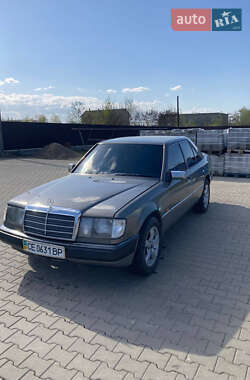 Mercedes-Benz E-Class  1992