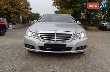 Mercedes-Benz E-Class 2010