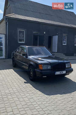 Mercedes-Benz E-Class  1990