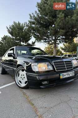 Mercedes-Benz E-Class 1989