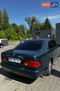 Mercedes-Benz E-Class  1996