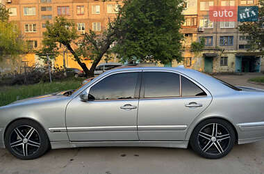 Mercedes-Benz E-Class 2000