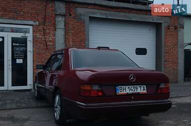 Mercedes-Benz E-Class  1989