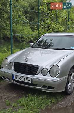Mercedes-Benz E-Class  2001