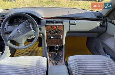Mercedes-Benz E-Class  2000