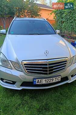 Mercedes-Benz E-Class  2010