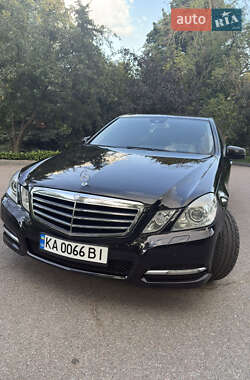 Mercedes-Benz E-Class  2010