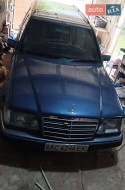 Mercedes-Benz E-Class  1993