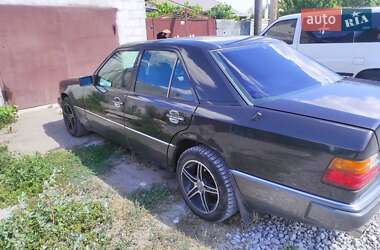 Mercedes-Benz E-Class  1991