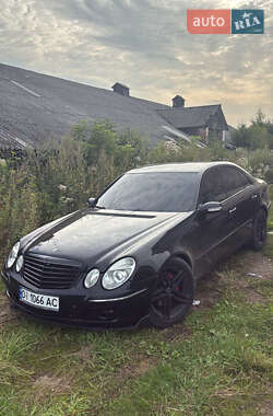 Mercedes-Benz E-Class  2002