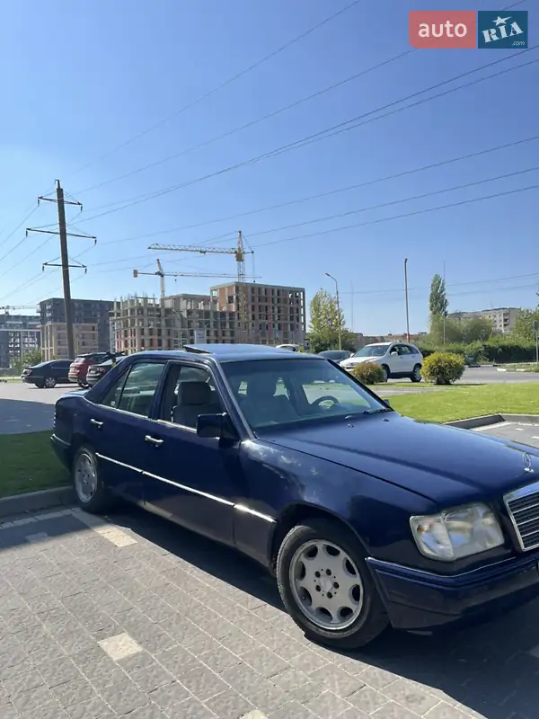 Mercedes-Benz E-Class 1995