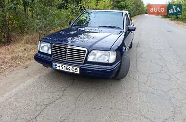 Mercedes-Benz E-Class  1990