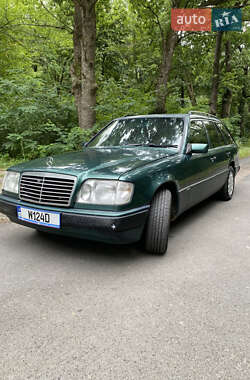 Mercedes-Benz E-Class  1995