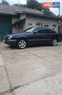 Mercedes-Benz E-Class  2000
