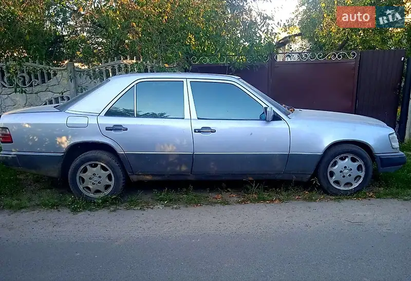Mercedes-Benz E-Class 1995