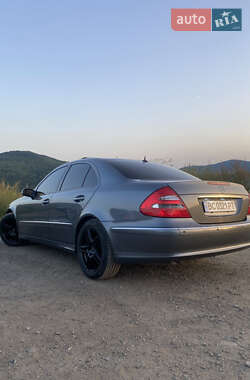 Mercedes-Benz E-Class  2004