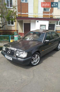 Mercedes-Benz E-Class  1990