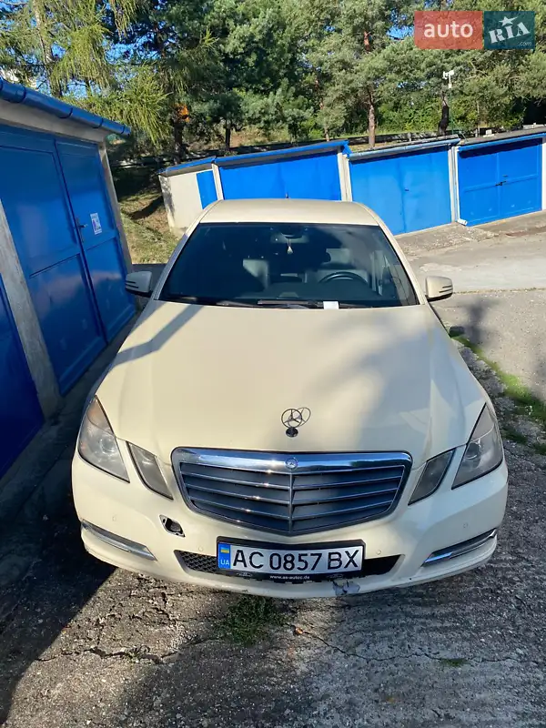 Mercedes-Benz E-Class 2011