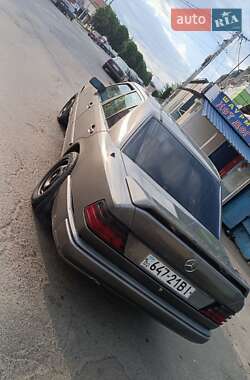 Mercedes-Benz E-Class 1988