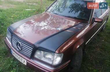 Mercedes-Benz E-Class  1993