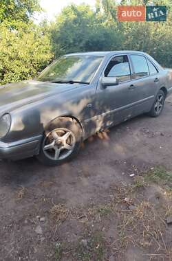 Mercedes-Benz E-Class  1999