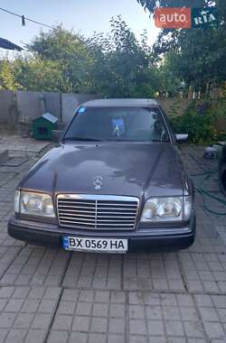 Mercedes-Benz E-Class  1995