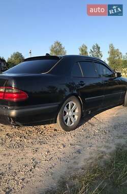 Mercedes-Benz E-Class  2000