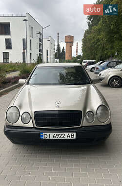 Mercedes-Benz E-Class  1997